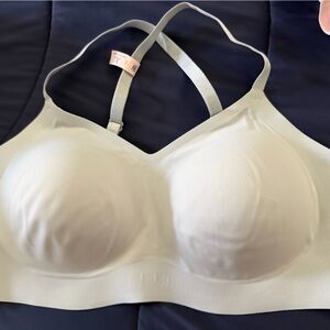 Victoria's Secret Light blue gray Seamless Bra wireless